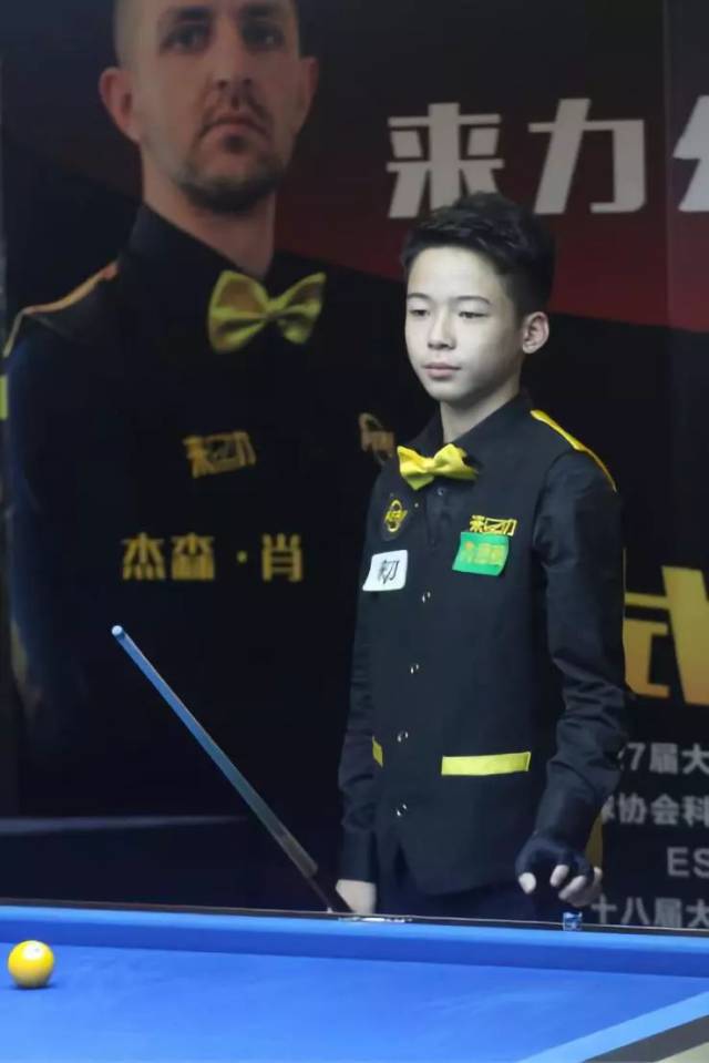 的表现稳健 的表现稳健
